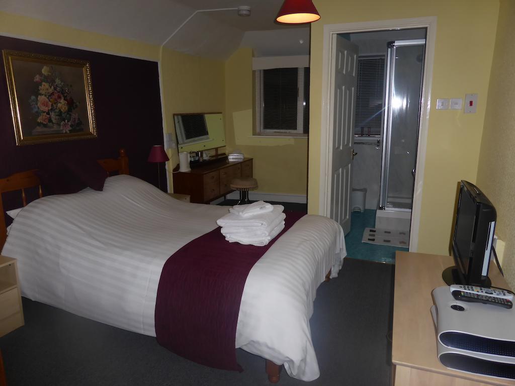 Kings Arms Hotel Penryn Bagian luar foto